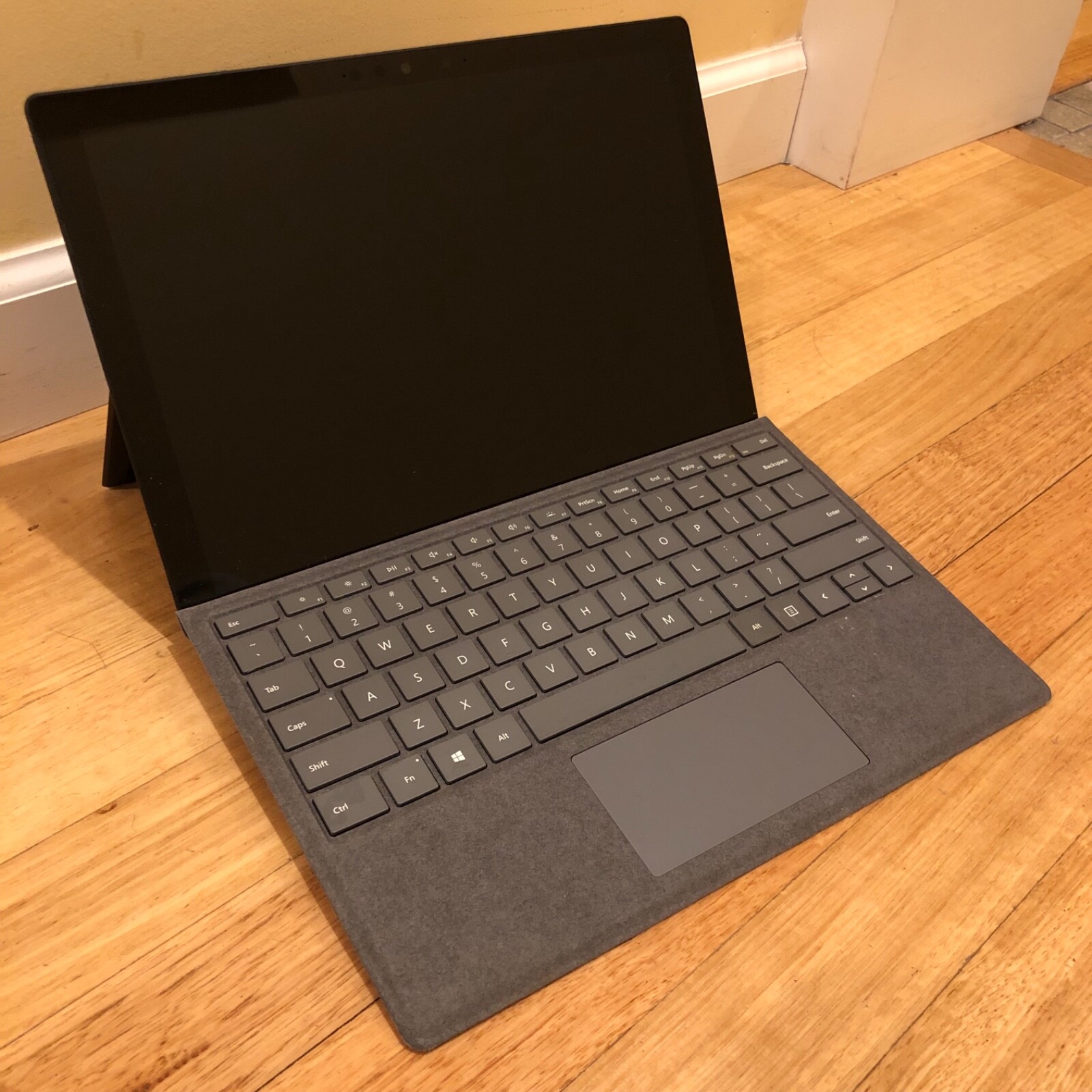 Microsoft Surface Pro 7 i5 (8GB RAM, 128GB, Platinum)