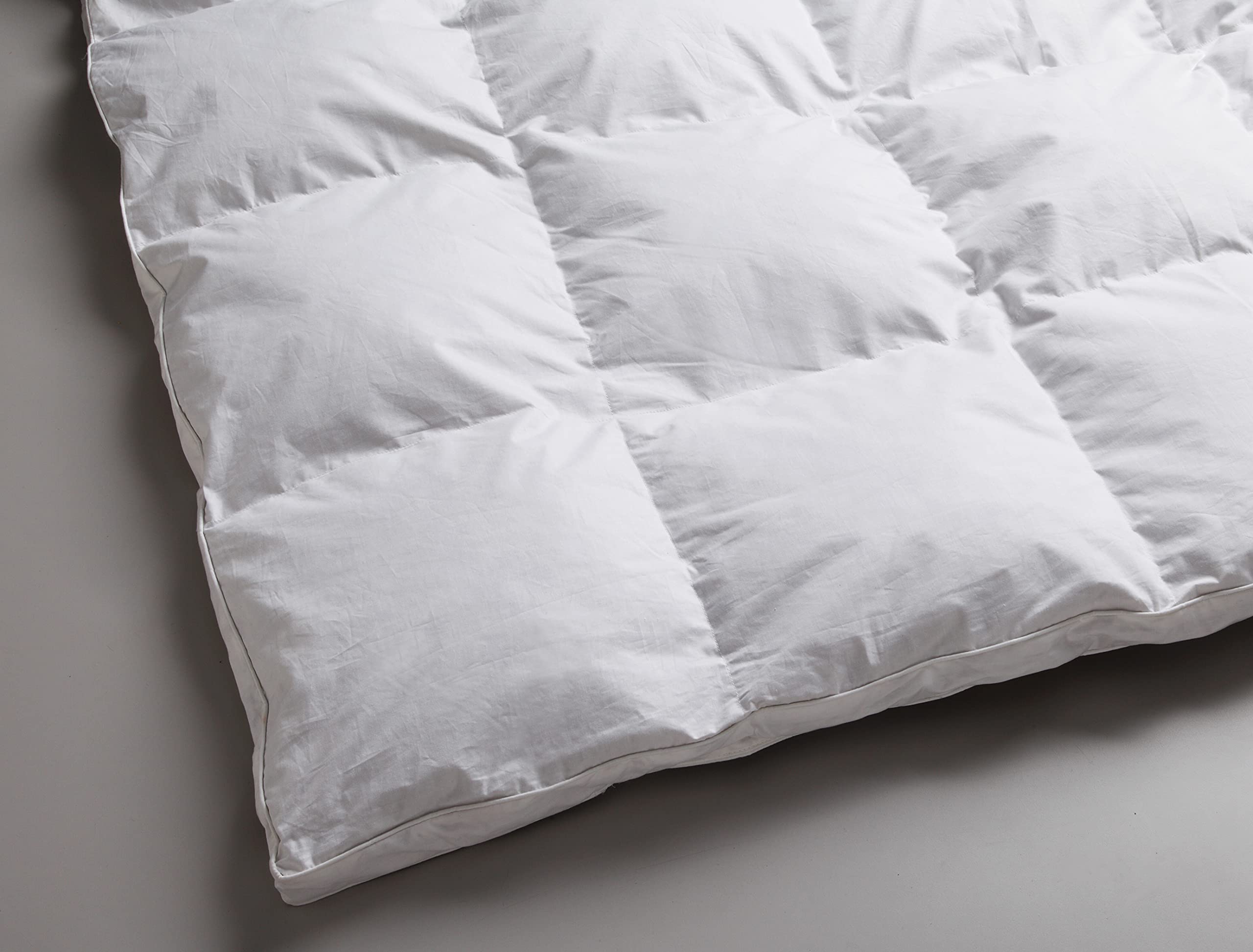 Logan & Mason 50/50 Duck Down & Feather Quilt - Queen